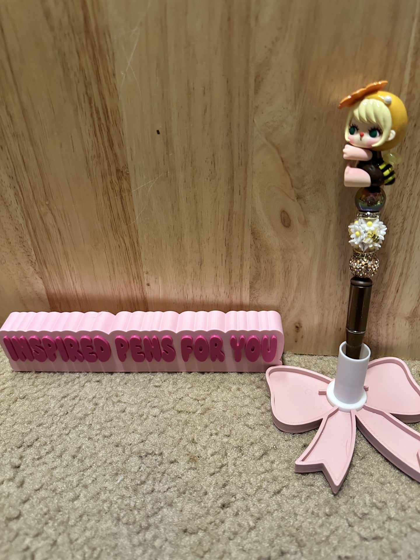 Bee flower girl pen
