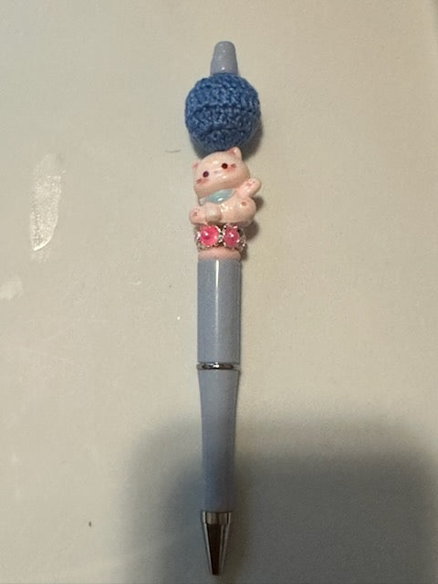 Cat and yarn ball pen