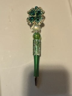 Green clover pen
