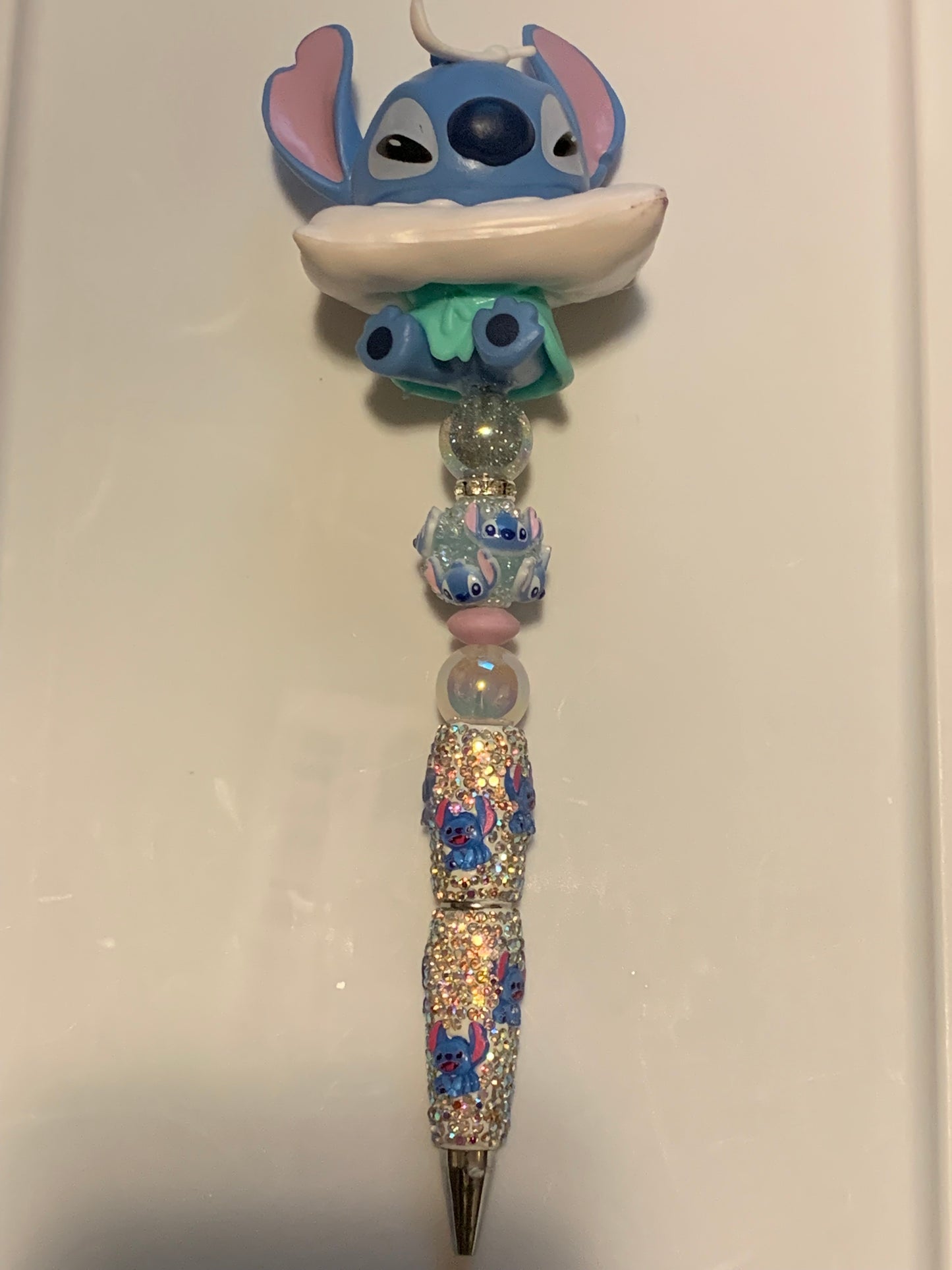 Stitch on a pillow pen