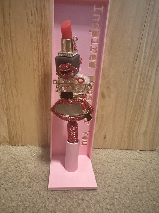 I do makeup pen with lipstick